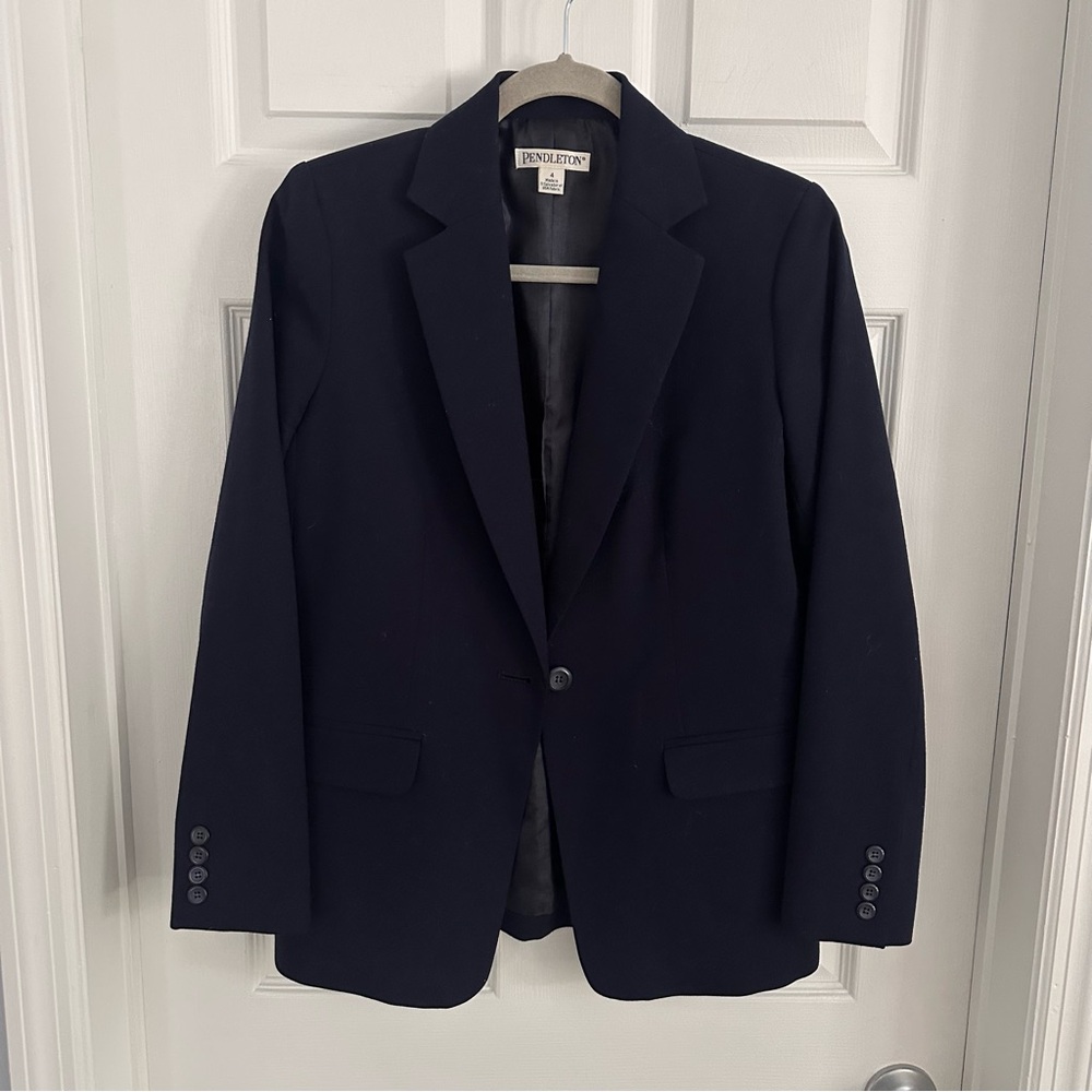 Pendleton Dark Navy Wool Blazer with Notch Lapel